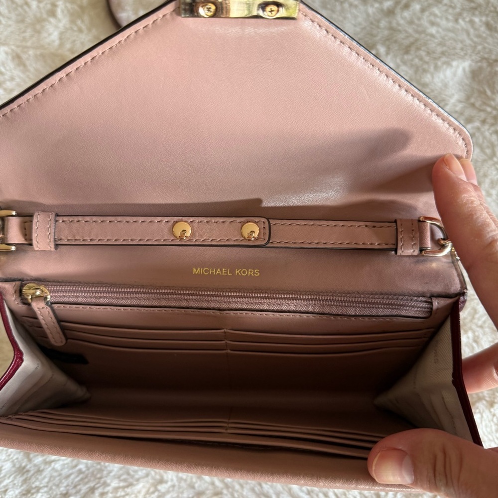 ⭐️Michael Kors Burgundy crossbody chain Bag - Picture 5 of 6